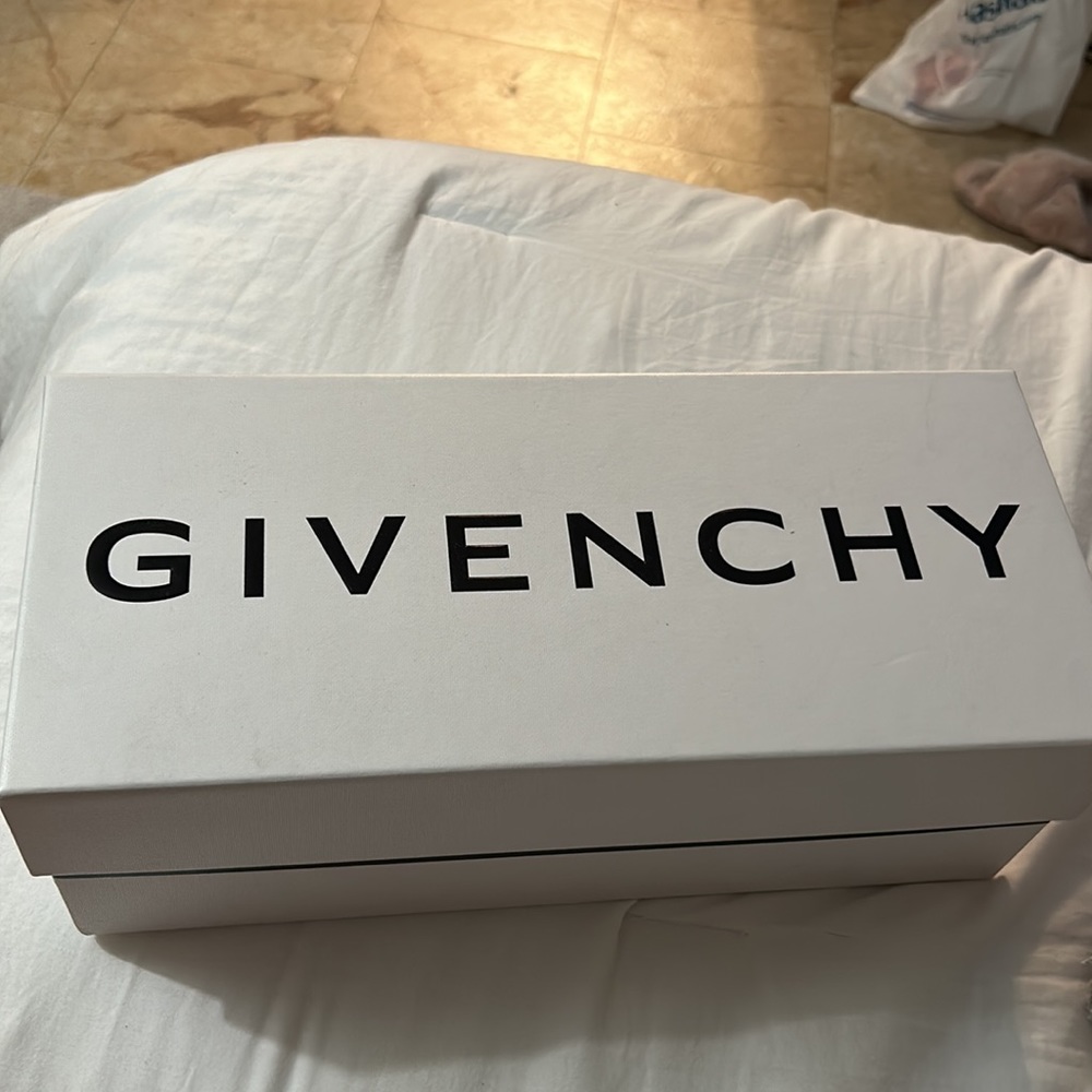 Givenchy Slides - Picture 4 of 4